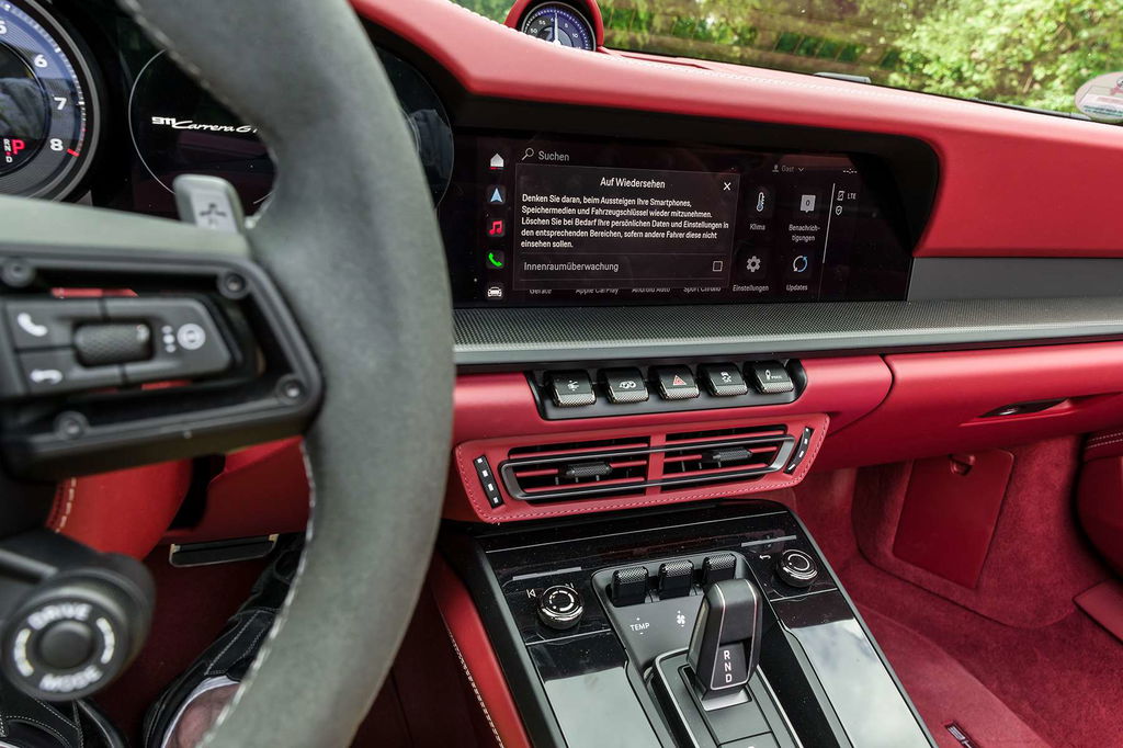 Porsche 992 Carrera GTS