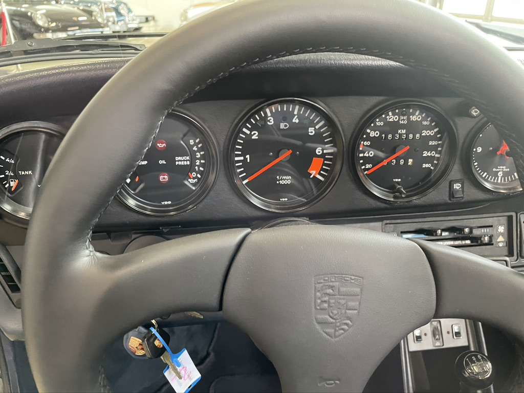 Porsche 911 Carrera 3.2