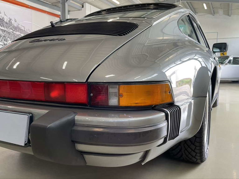 Porsche 911 Carrera 3.2 (KAT)