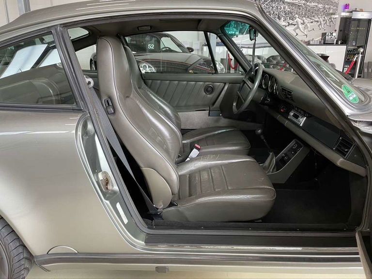 Porsche 911 Carrera 3.2 (KAT)