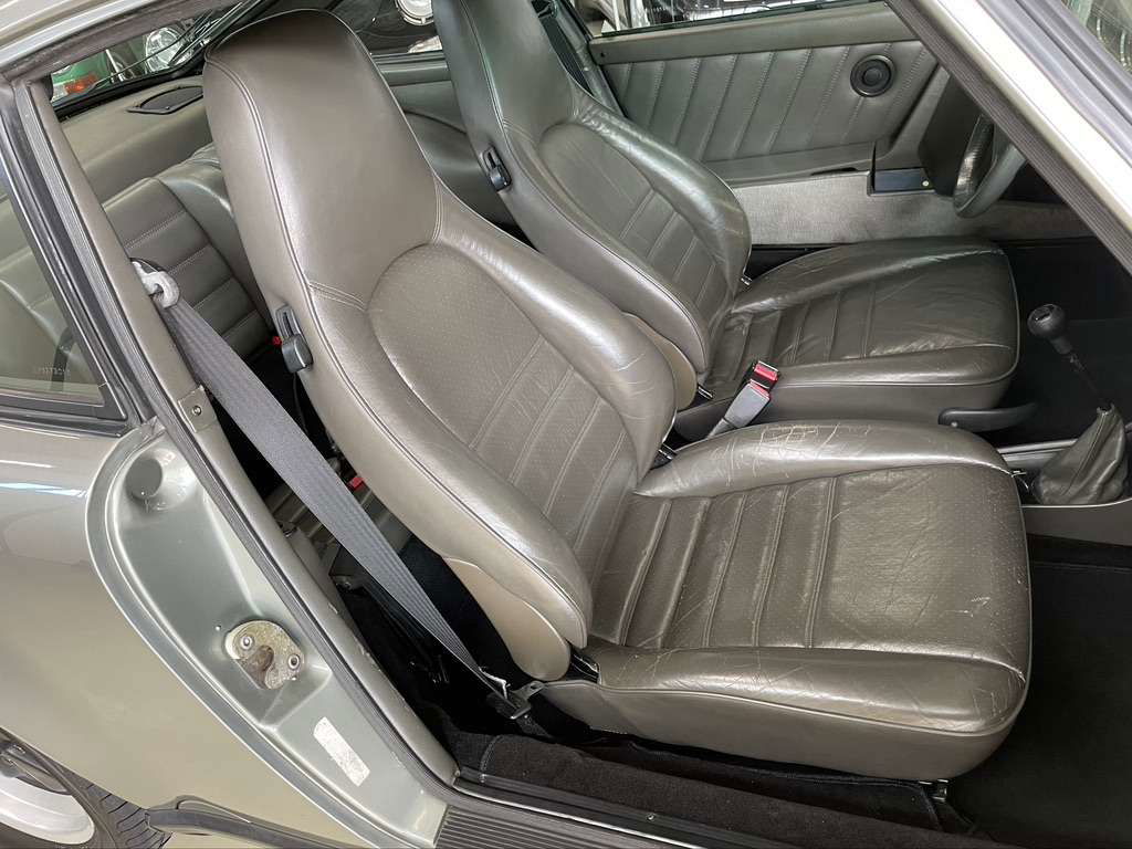 Porsche 911 Carrera 3.2 (KAT)