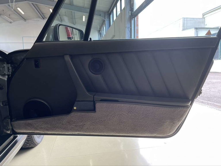 Porsche 911 Carrera 3.2 (KAT)