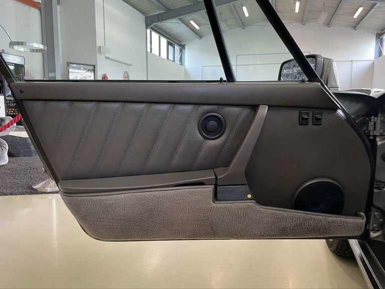 Porsche 911 Carrera 3.2 (KAT)