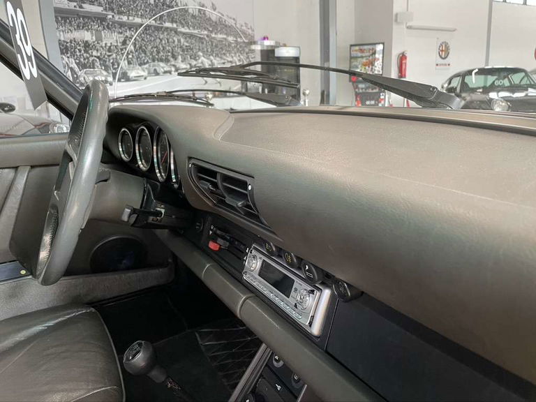 Porsche 911 Carrera 3.2 (KAT)