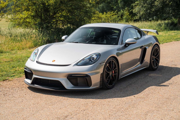 Porsche 718 Cayman GT4