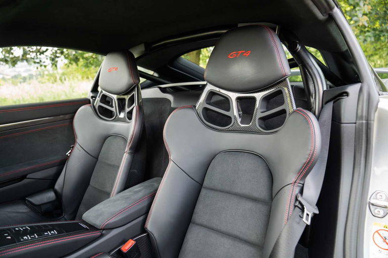 Porsche 718 Cayman GT4