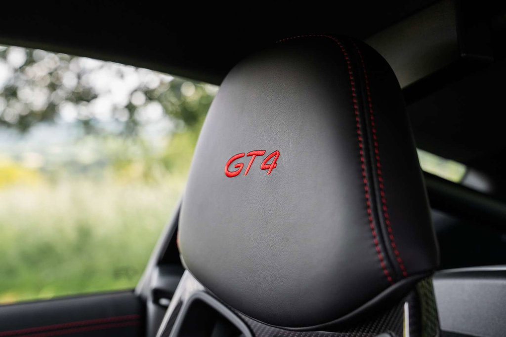 Porsche 718 Cayman GT4