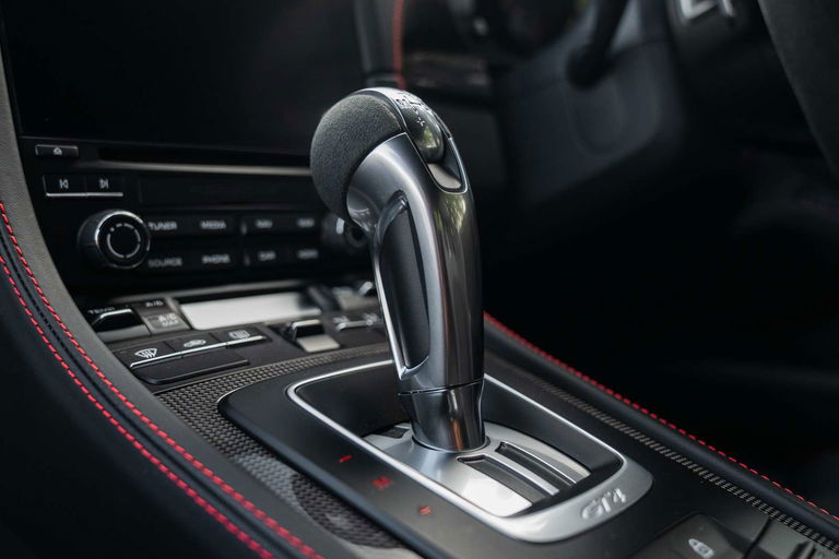 Porsche 718 Cayman GT4