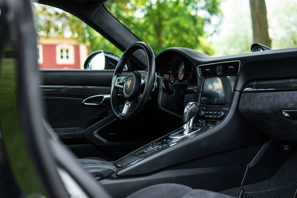 Porsche 991.2 Carrera GTS