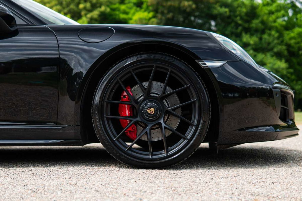 Porsche 991.2 Carrera GTS
