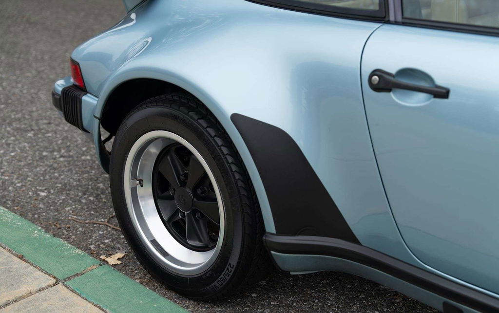 Porsche 911 Turbo 3.3 (US)