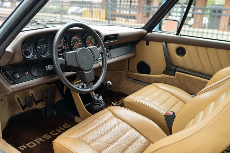 Porsche 911 Turbo 3.3 (US)