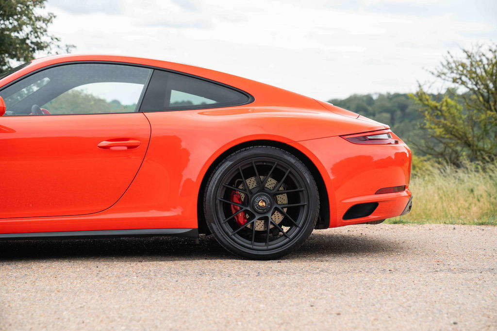 Porsche 991.2 Carrera GTS