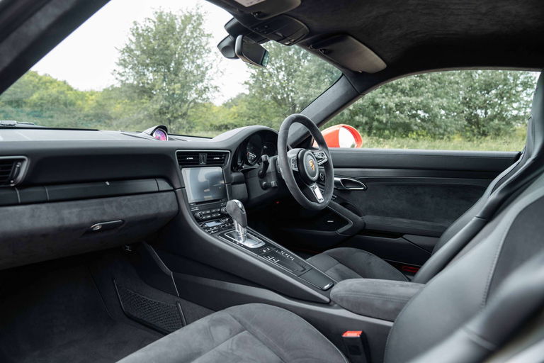 Porsche 991.2 Carrera GTS