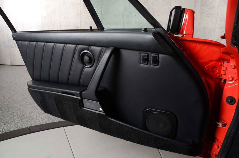 Porsche 911 Turbo 3.3 (US)