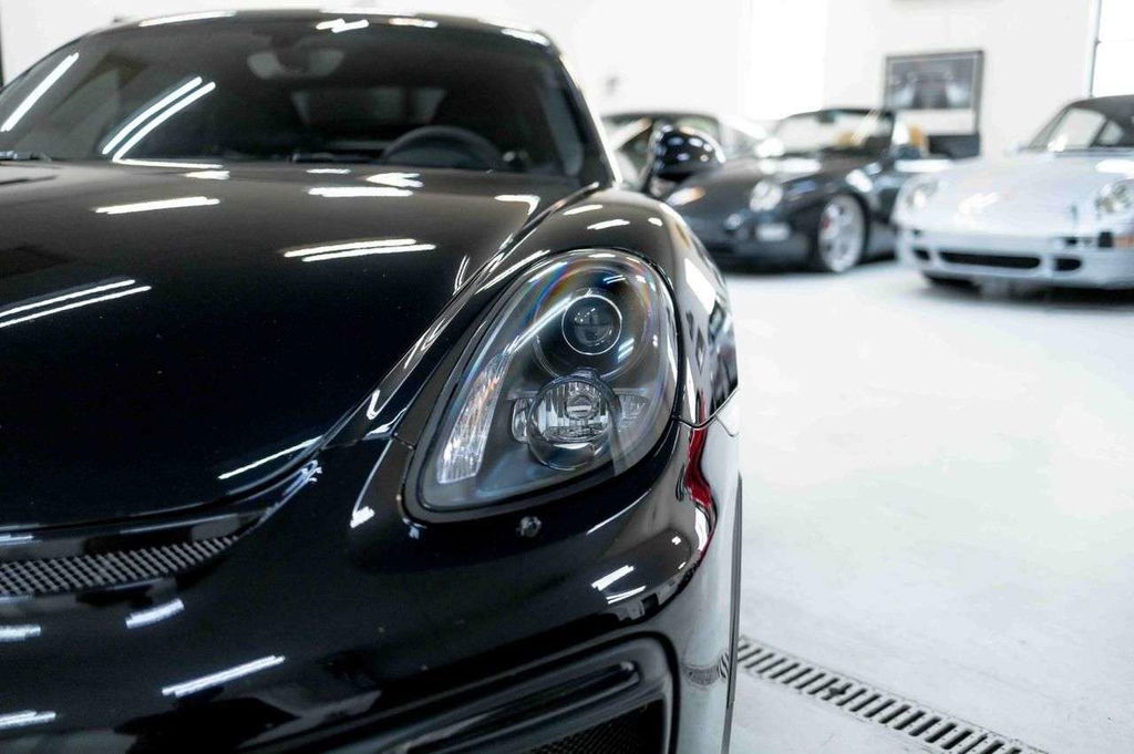 Porsche 981 Cayman GT4