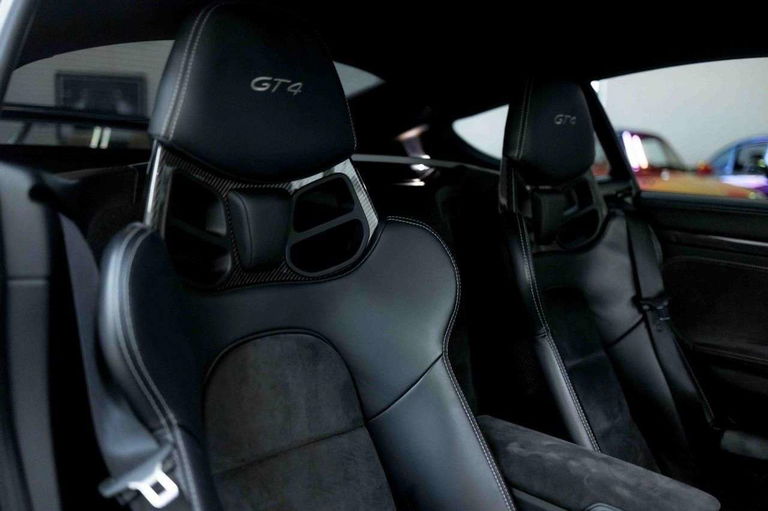 Porsche 981 Cayman GT4