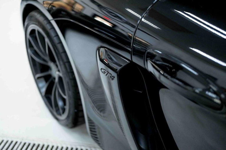 Porsche 981 Cayman GT4