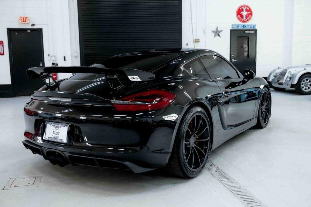 Porsche 981 Cayman GT4