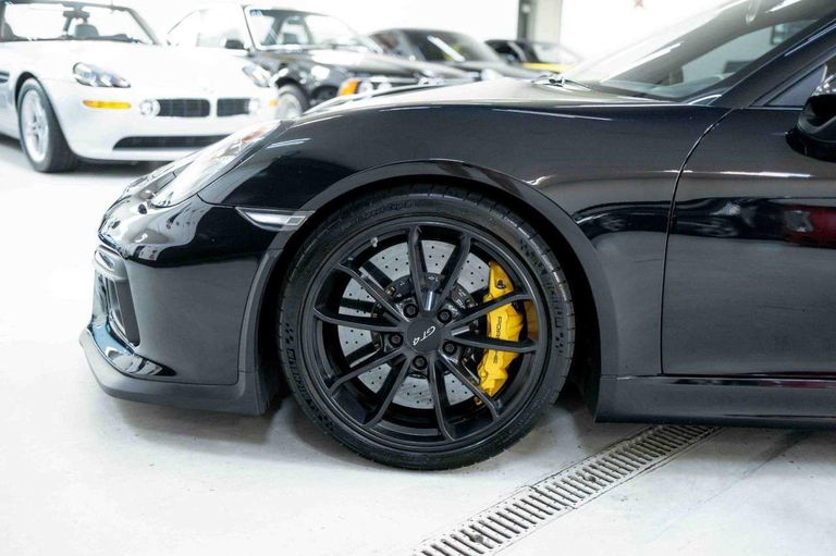 Porsche 981 Cayman GT4