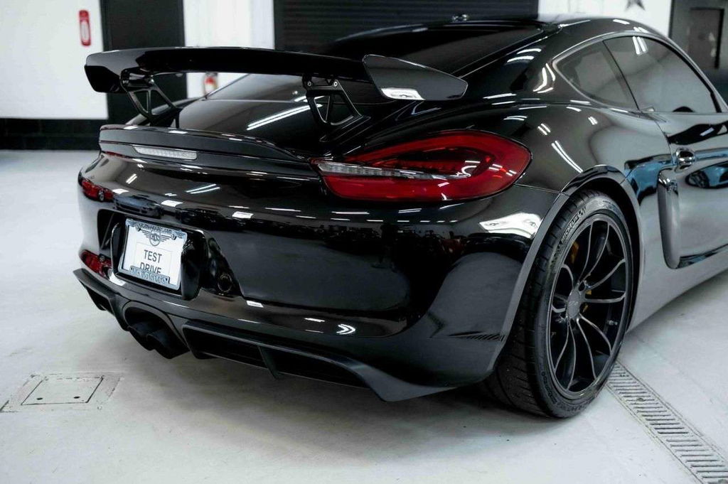 Porsche 981 Cayman GT4