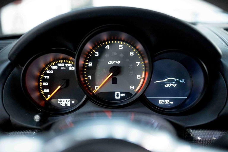 Porsche 981 Cayman GT4