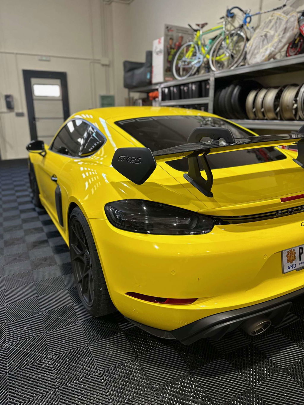 Porsche 718 Cayman GT4 RS