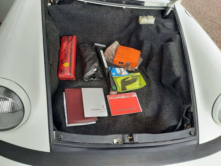 Porsche 911 Carrera 3.2