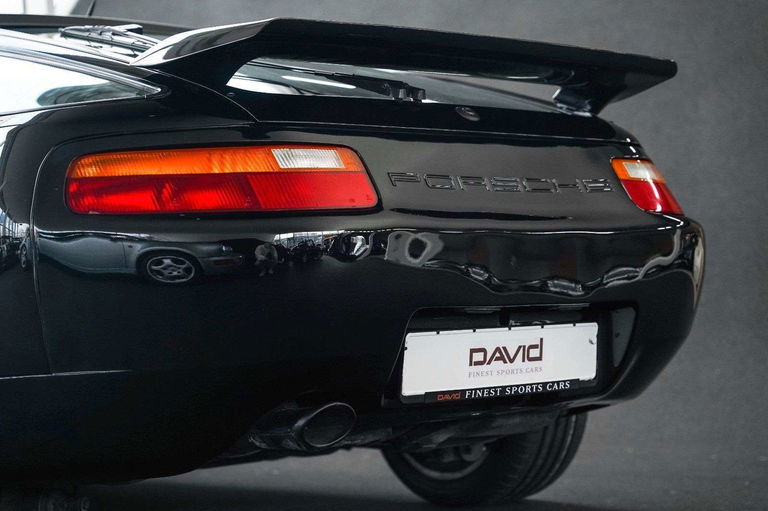 Porsche 928 S4