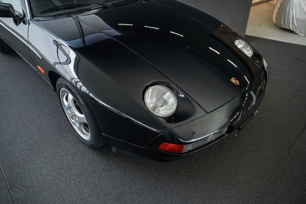 Porsche 928 S4