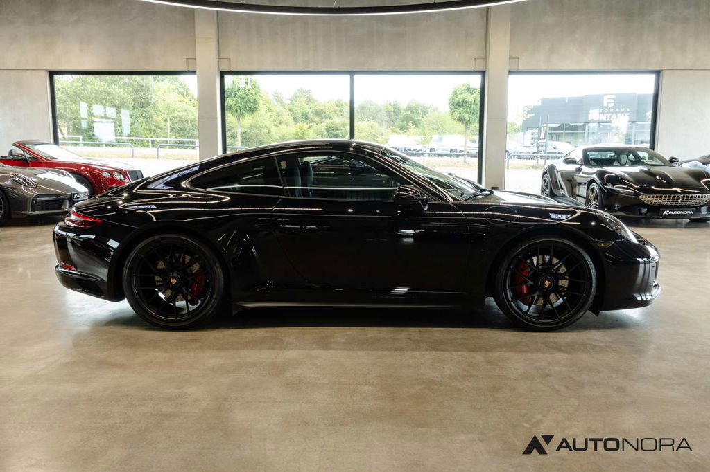 Porsche 991.2 Carrera 4 GTS