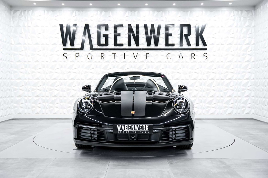 Porsche 992 Carrera