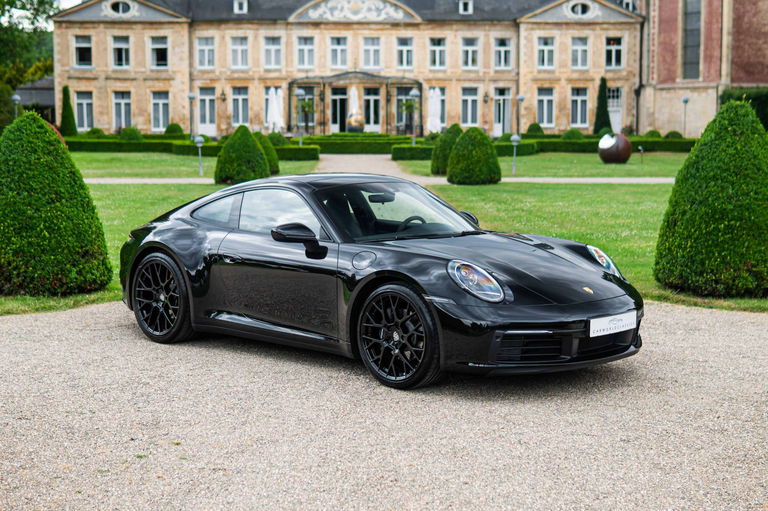 Porsche 992 Carrera 4