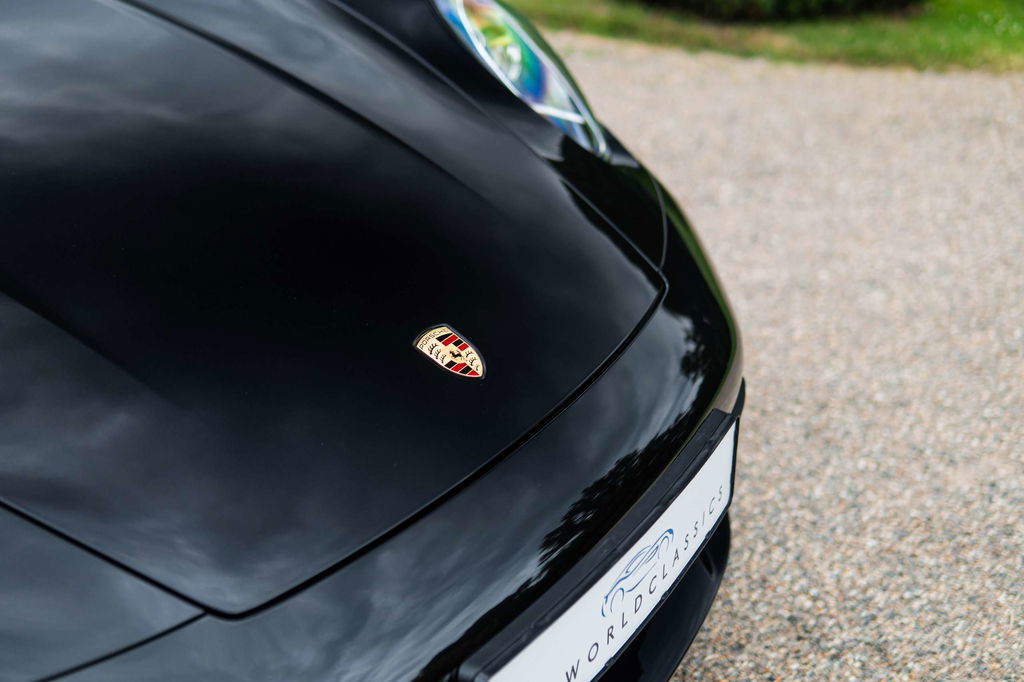 Porsche 992 Carrera 4