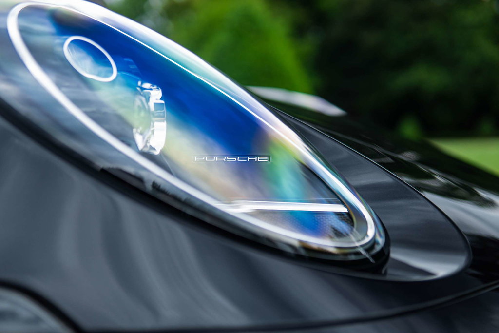 Porsche 992 Carrera 4