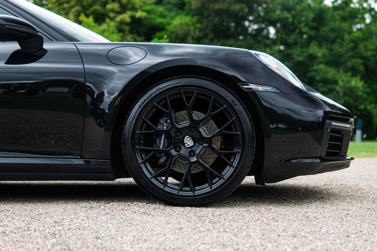 Porsche 992 Carrera 4