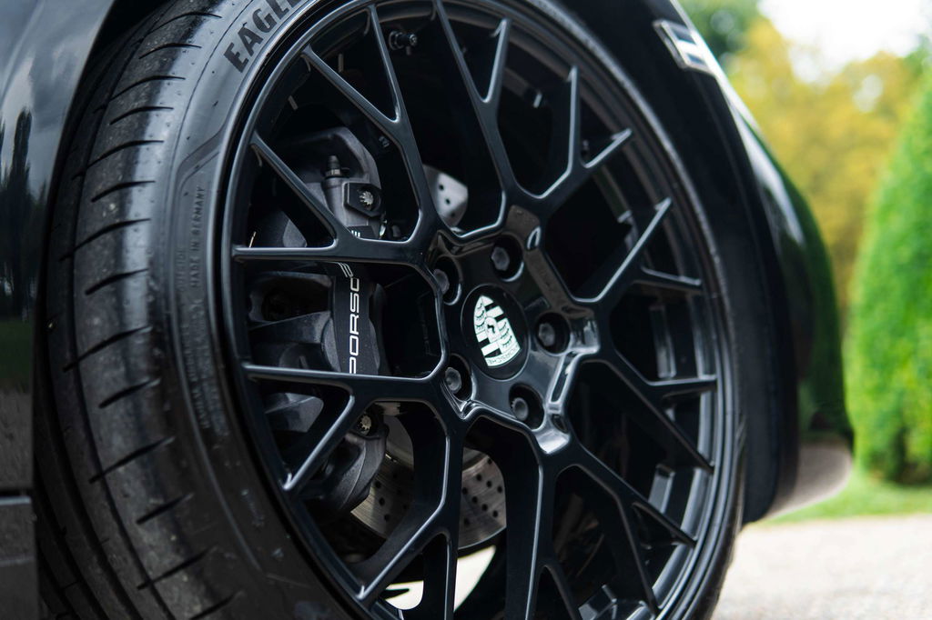 Porsche 992 Carrera 4