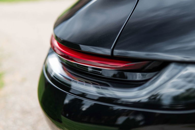 Porsche 992 Carrera 4