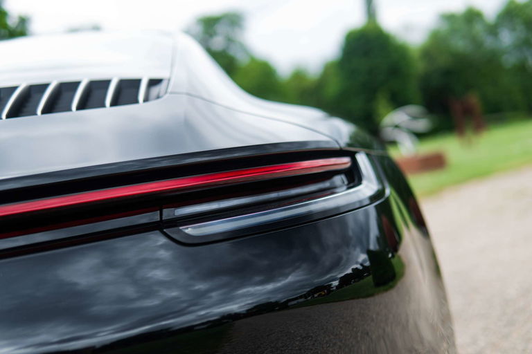 Porsche 992 Carrera 4