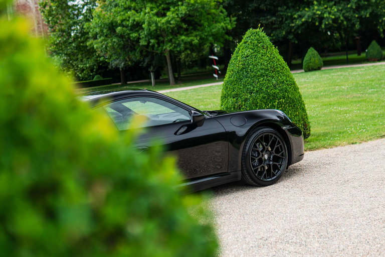 Porsche 992 Carrera 4