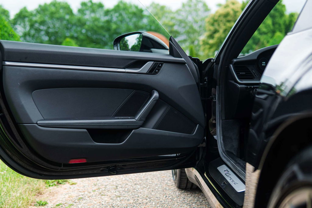 Porsche 992 Carrera 4