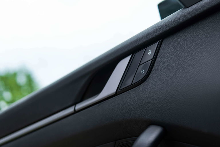 Porsche 992 Carrera 4