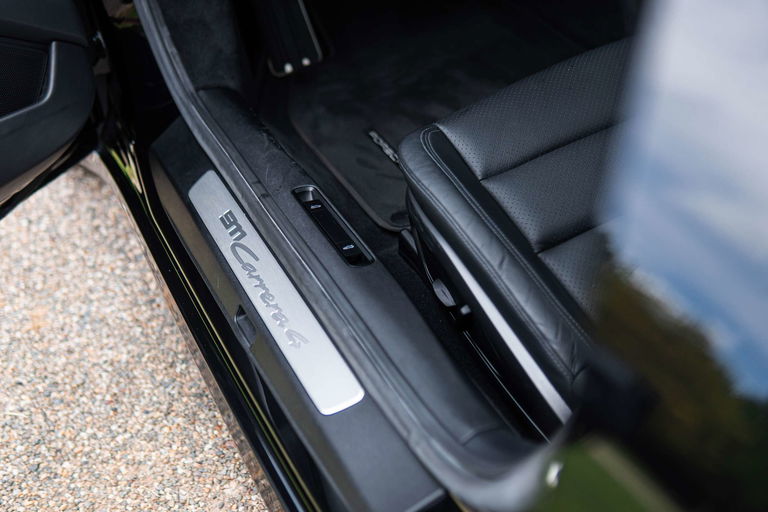 Porsche 992 Carrera 4