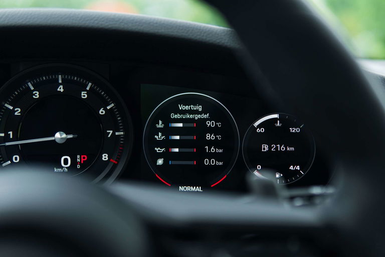 Porsche 992 Carrera 4