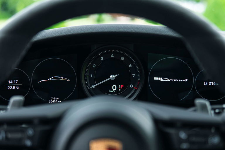 Porsche 992 Carrera 4