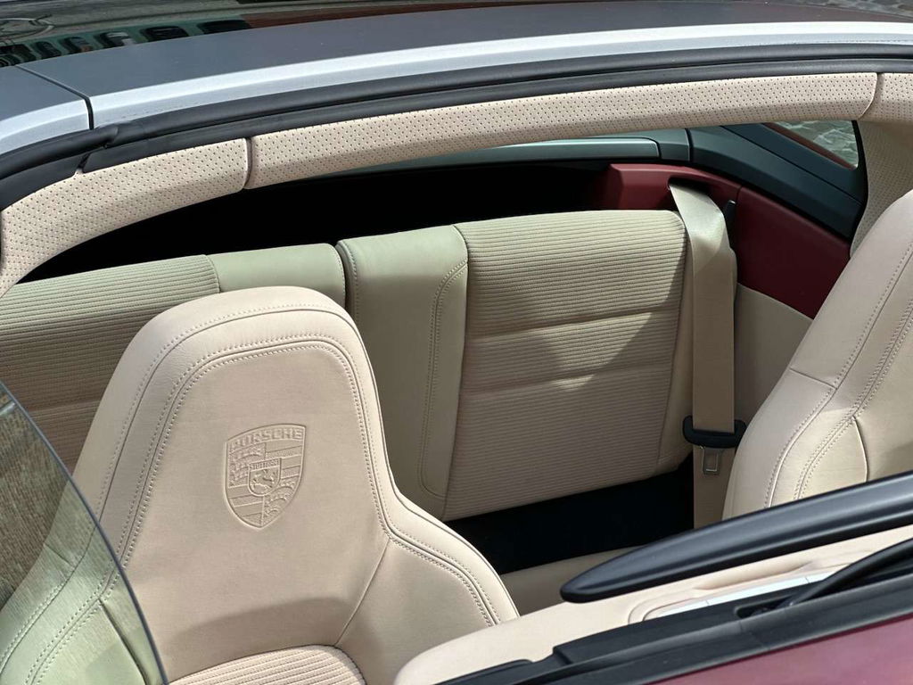 Porsche 992 Heritage Design Edition