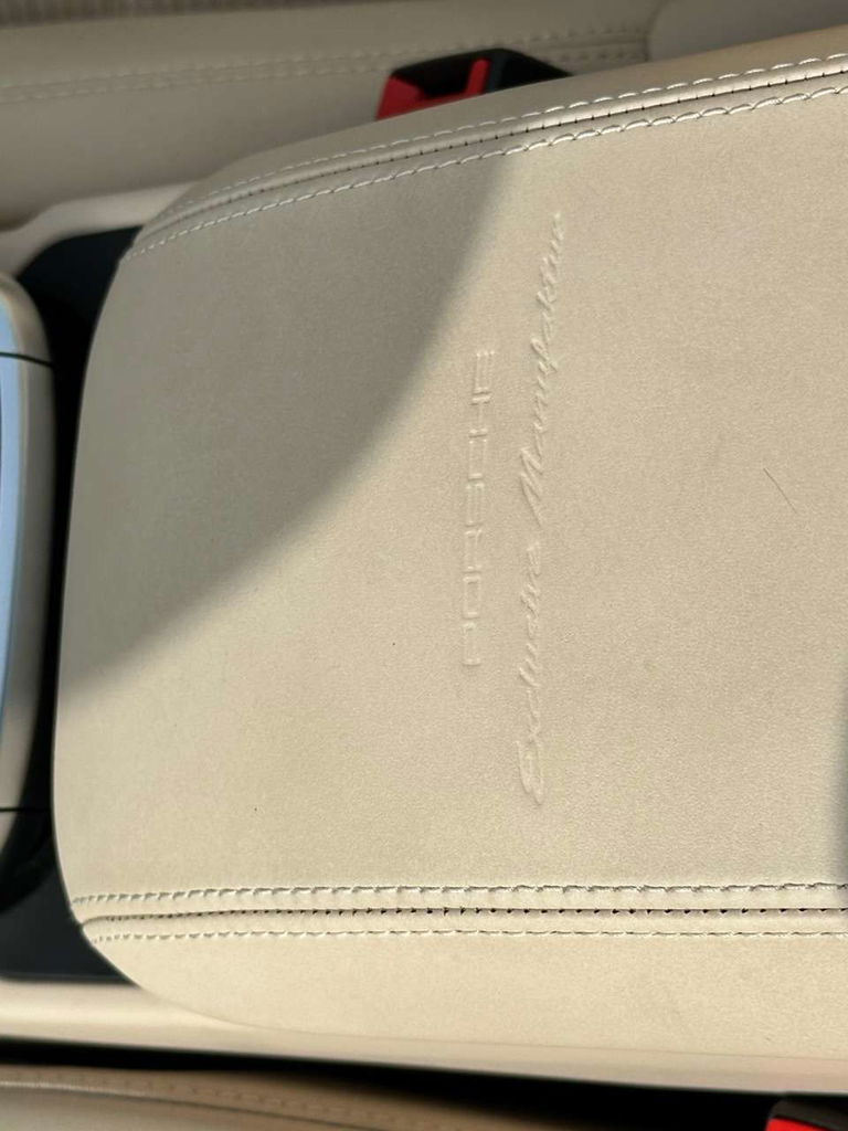 Porsche 992 Heritage Design Edition