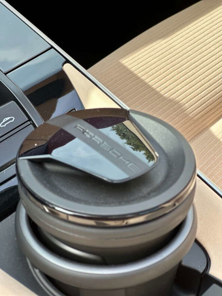 Porsche 992 Heritage Design Edition