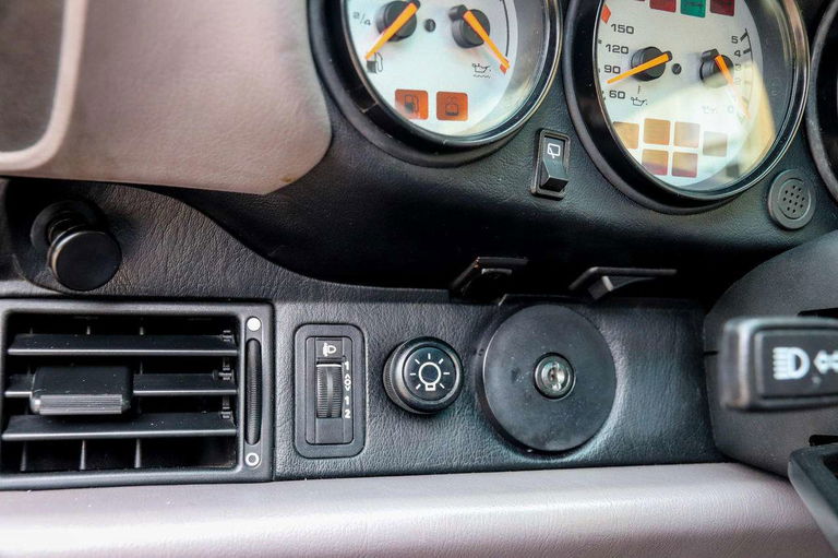 Porsche 964 Carrera 4