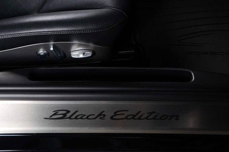 Porsche 997.2 Carrera Black Edition